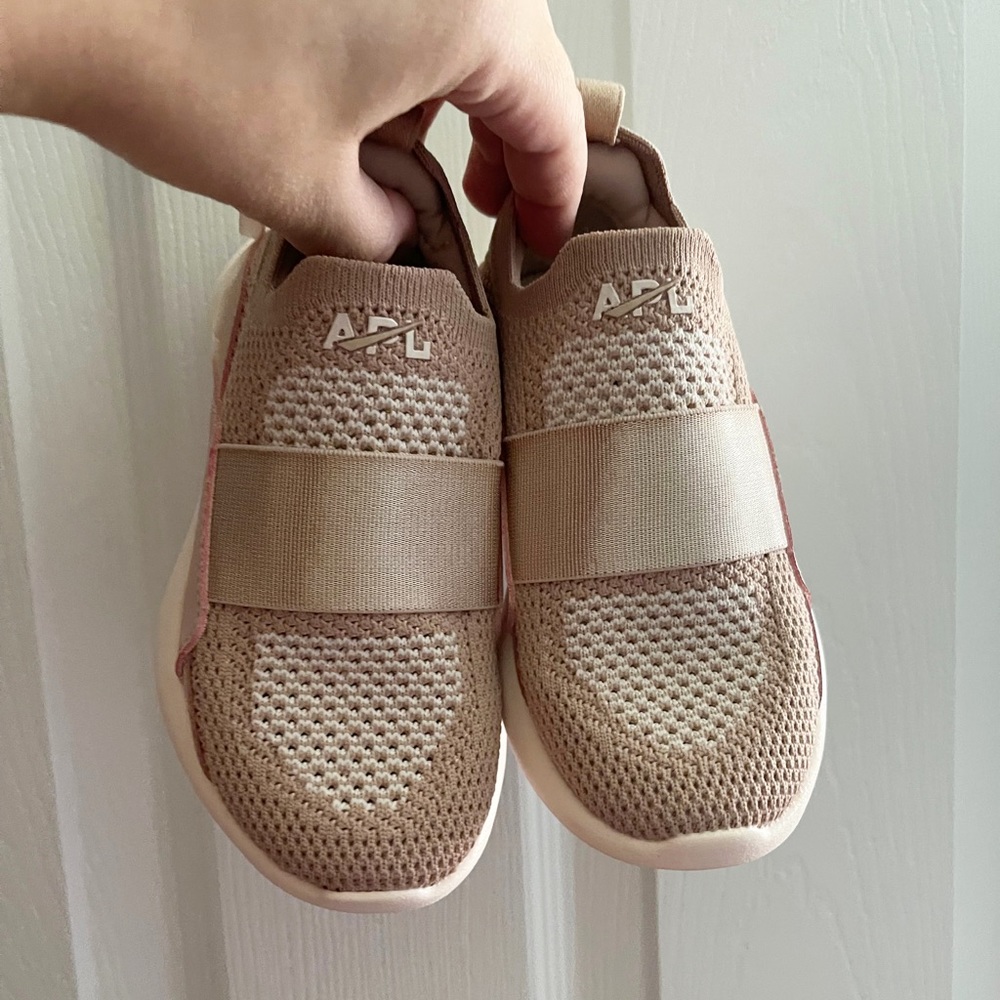 Toddler APL shoes size 10